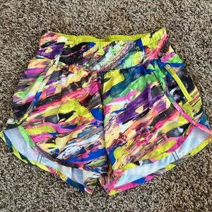 Lululemon tracker shorts